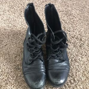 Steve Madden black boots ⭐️⭐️12 HR SALE⭐️⭐️